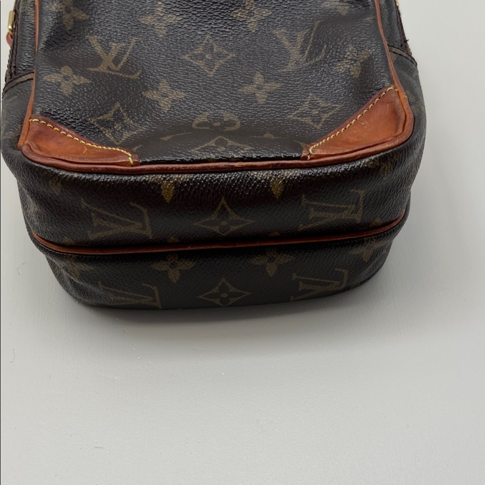 Louis Vuitton Vintage Amazon Monogram Brown Crossbody Bag - Picture 4 of 15